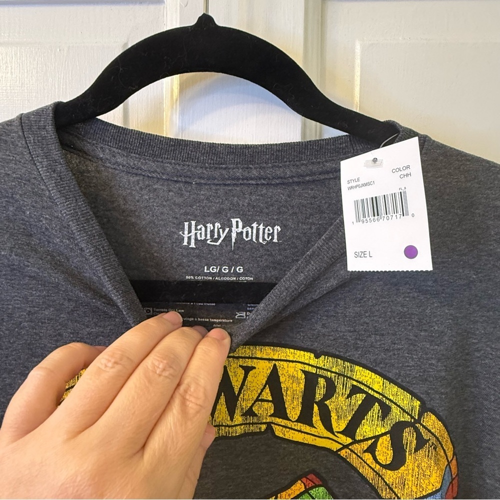 Warner Bros. Harry Potter Gray Tee with Colorful Crest - Picture 3 of 7